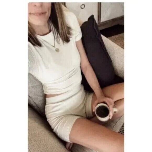 SKIMS Stretch Cotton Tee in Bone Size X-Small - Picture 9 of 14